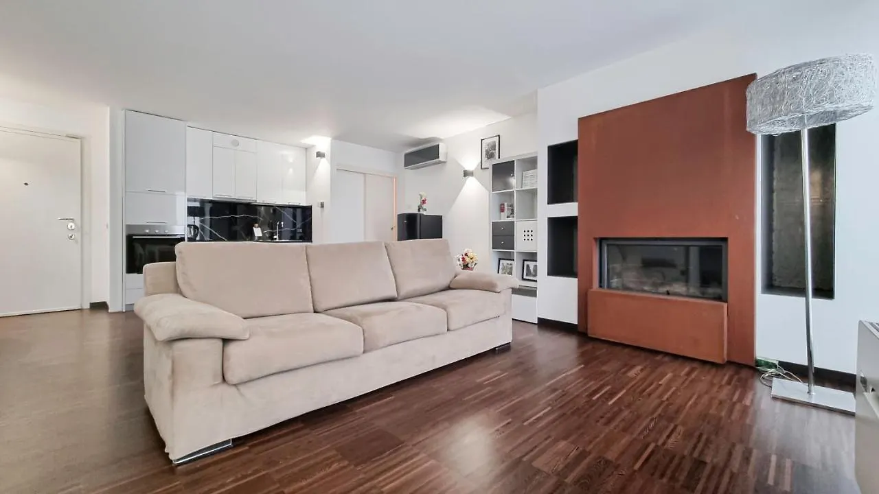 Italianway - Torino 57 A Daire Milano 0*,  İtalya